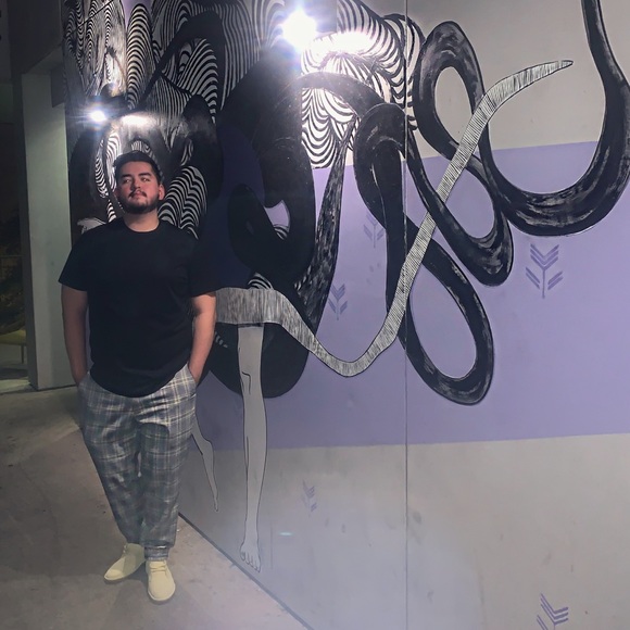 Meet your Posher, Fabian - Picture 2 of 2